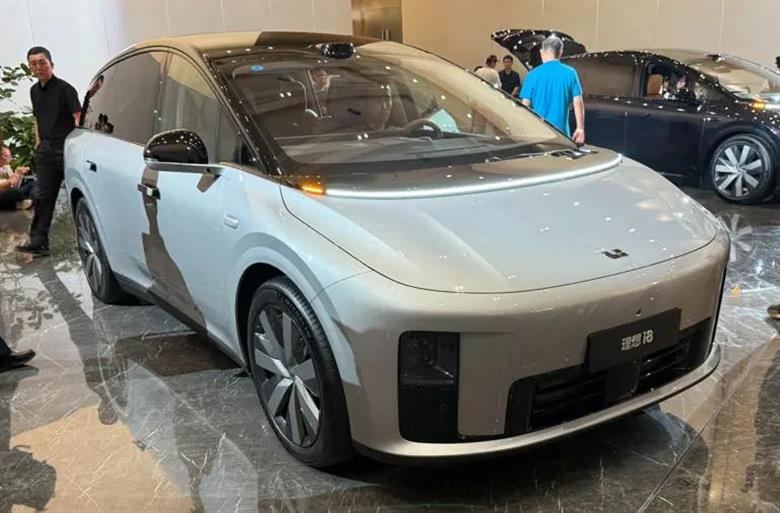 理想汽車(chē)純電“二番戰(zhàn)”！i8起售價(jià)32.18萬(wàn)元，美股股價(jià)盤(pán)前上漲，“小MEGA”有戲了？